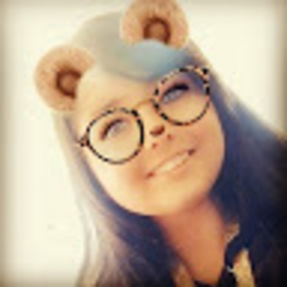 Meet your Posher, Celeste - Picture 1 of 1